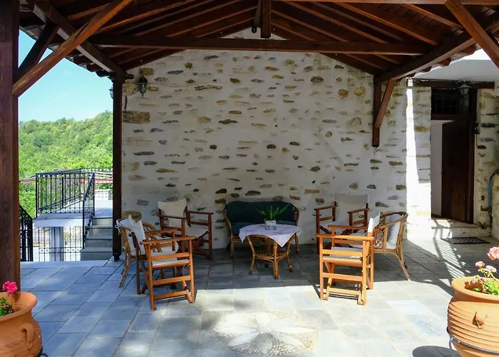 παραδοσιακό πηλιορείτικο αρχοντικό στη βυζίτσα- Traditional In Vizitsa, Pelion Case de vacanță *